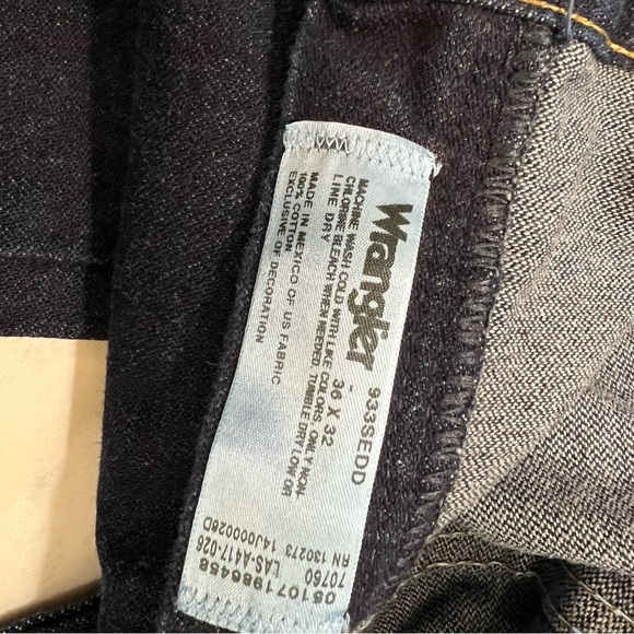 Wrangler Blue Straight Jeans Classic Style - Picture 12 of 12